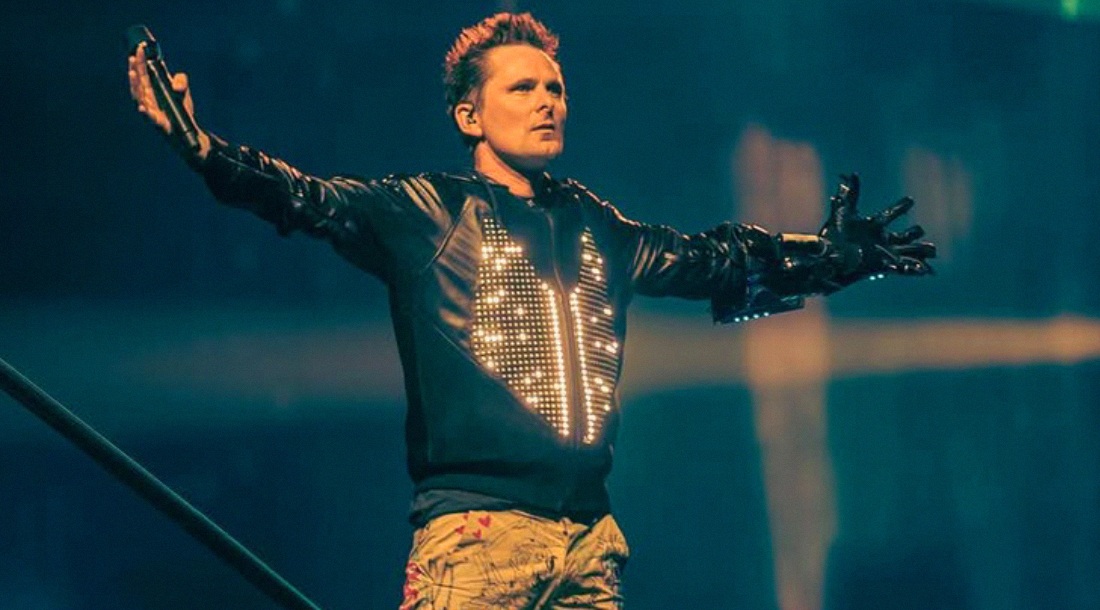 Muse поделились эпичным треком «Hexagons» в стиле классических альбомов