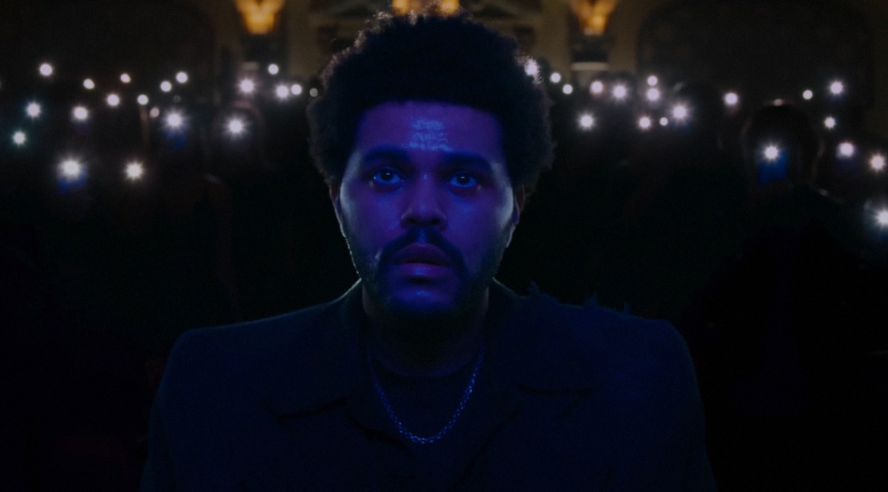 The Weeknd увозят на «скорой» в клипе «Open Hearts»