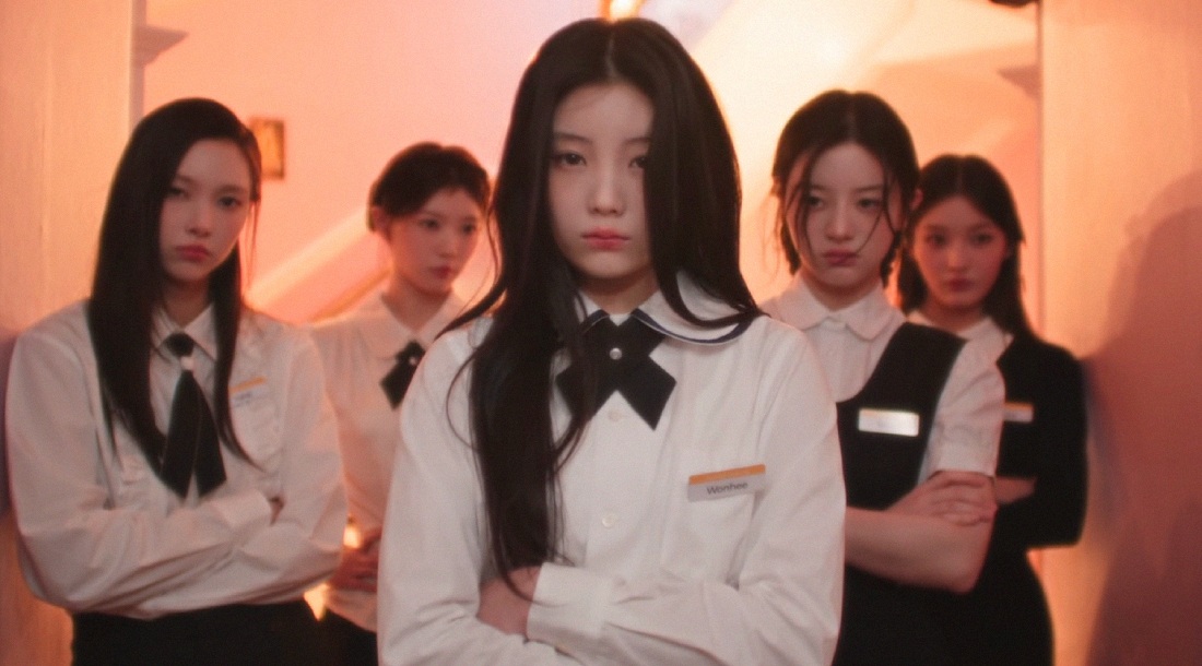 Illit выпустили позитивный клип «Sunday Morning» с волшебной пекарней