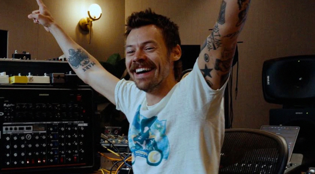 Гарри Стайлс вернулся с первым за 4 года треком «Aperture»