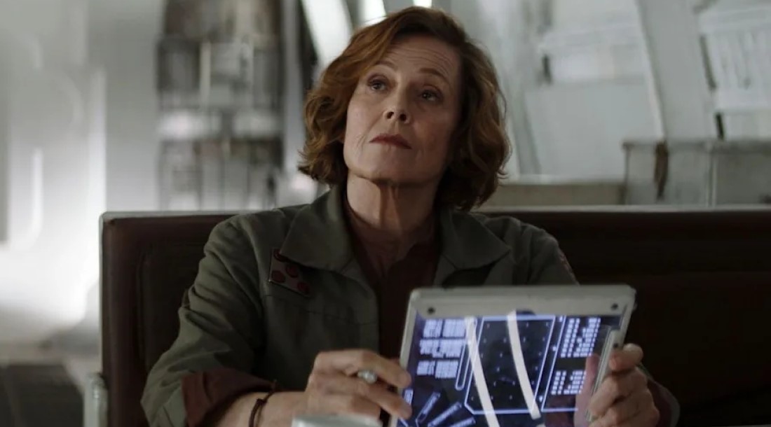 На видео со съемок сериала о Ларе Крофт засветилась Сигурни Уивер