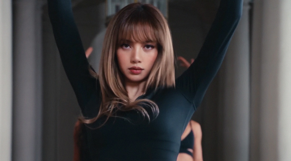 Лиса из Blackpink станцевала балет в рекламе Nike Skims