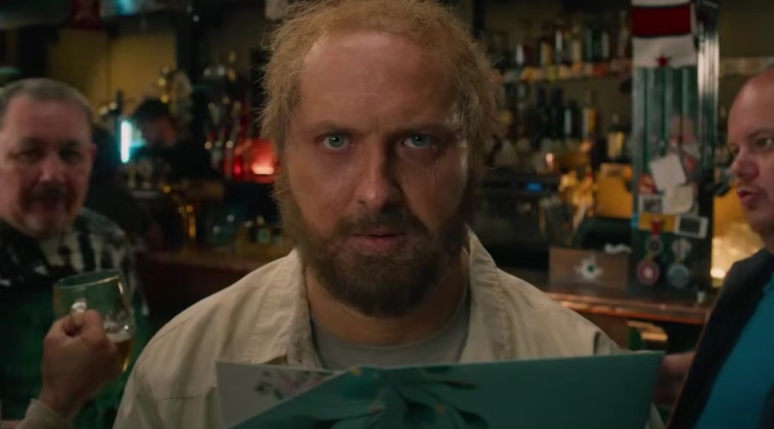 В трейлере комедии «Скуф» Александр Зубарев стал «Джейсоном Стэйтемом после рехаба»