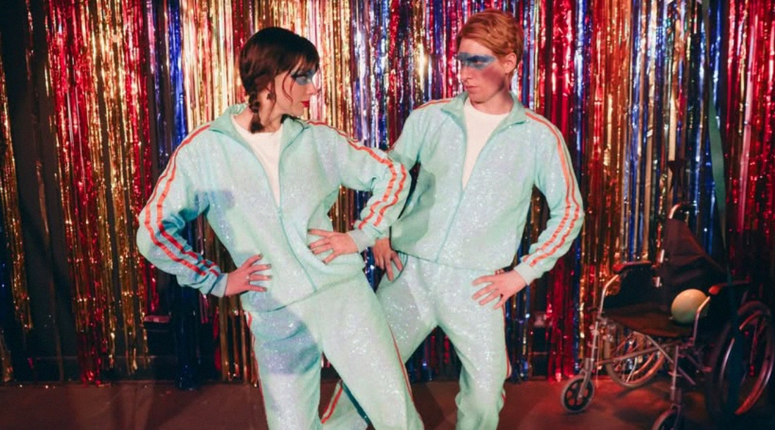 Тейлор Свифт станцевала с Доналом Глисоном из «Гарри Поттера» в клипе «Opalite»