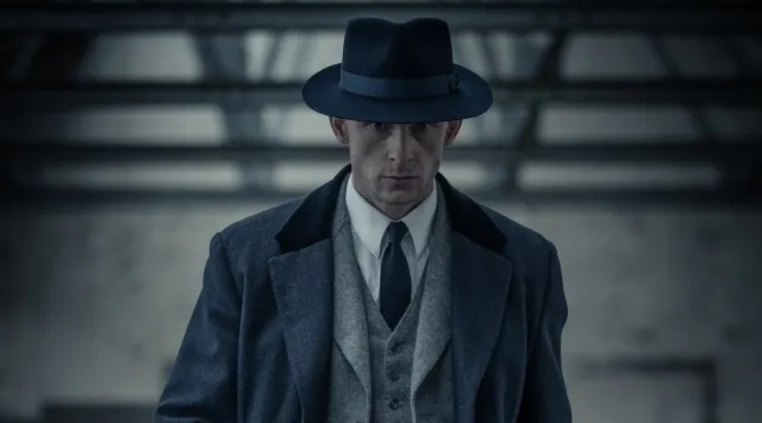 На кадре из нового сериала по «Острым козырькам» вернулся сын Томми Шелби