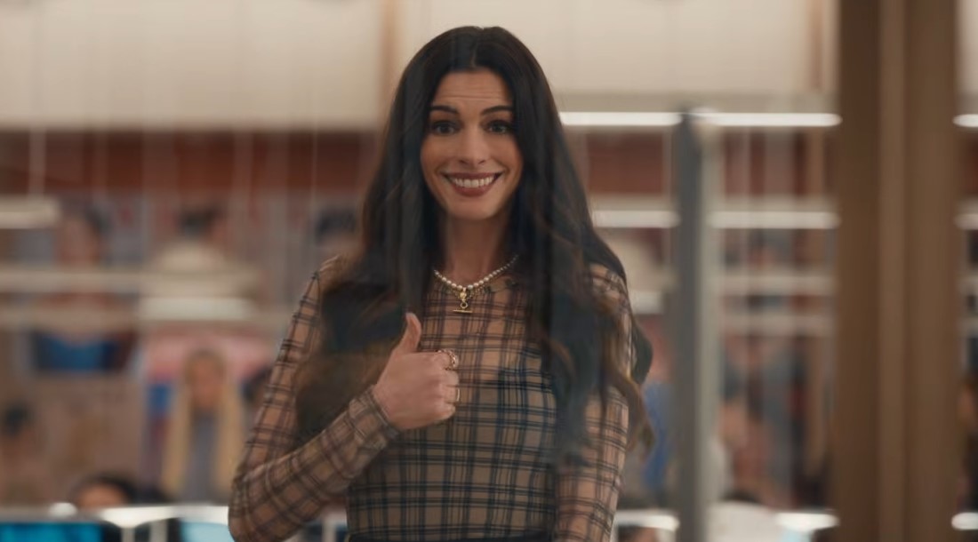 В новом трейлере фильма «Дьявол носит Prada 2» намекнули, что Энди Сакс напишет книгу