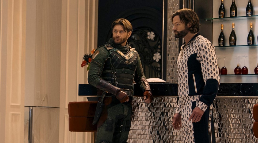 В 5 серии 5 сезона «Пацанов» вместе с Джаредом Падалеки и Мишей Коллинзом показали секретные камео