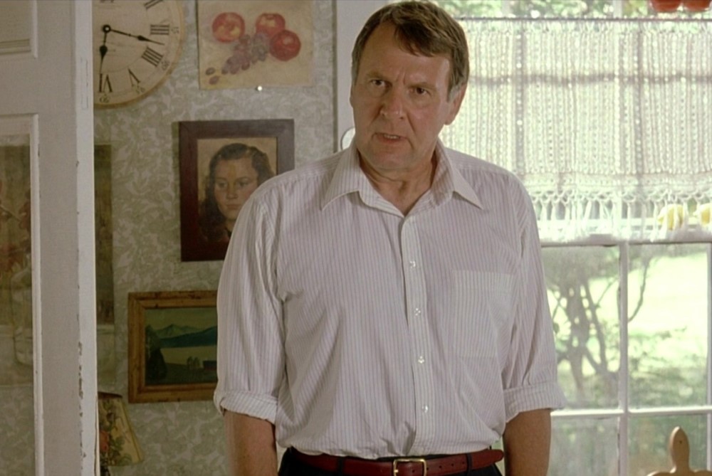 Том Уилкинсон, кадр из фильма «В спальне» (2001)