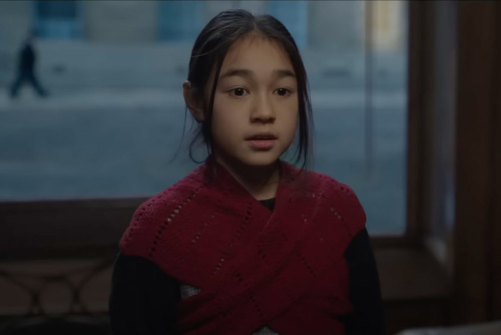 Серрана Су-Линг Блисс, кадр из фильма «Энола Холмс 2» (2022)