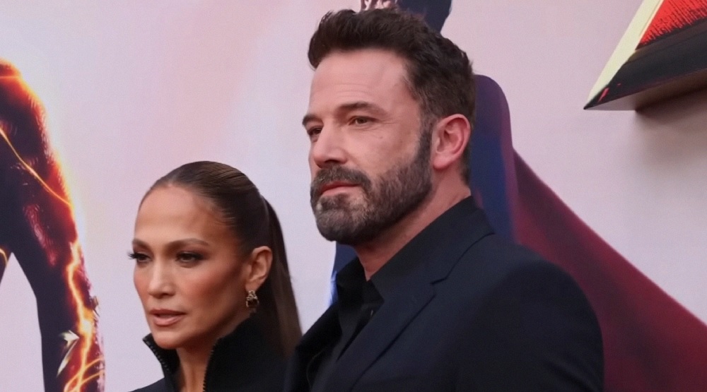 Дженнифер Лопес и Бен Аффлек / Скриншот из видео «Jennifer Lopez Seemingly Breaks Silence on Ben Affleck Divorce»