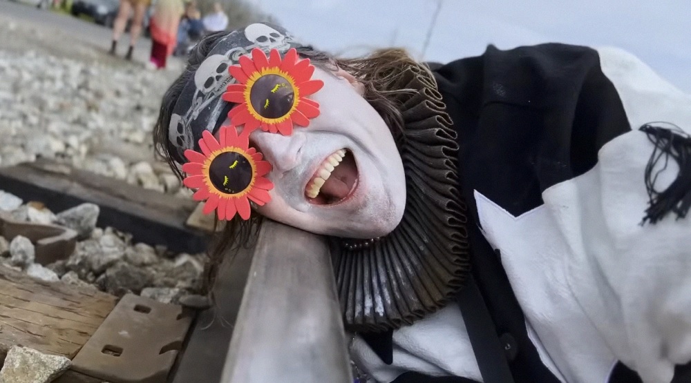 Кадр из клипа «Year of the Snake»