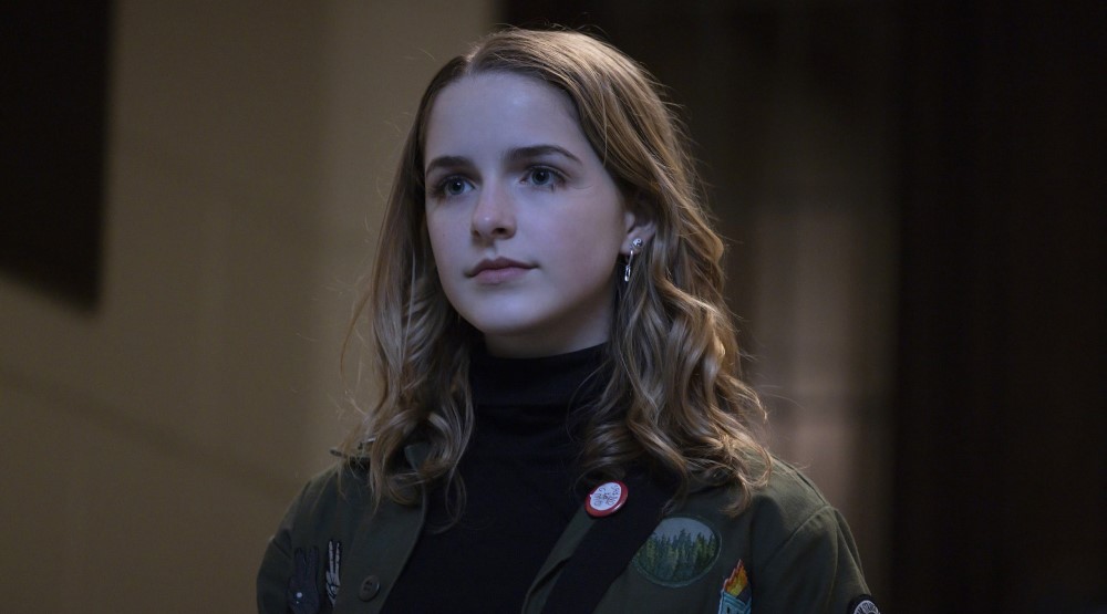 Маккенна Грейс, кадр из сериала «Просто запредельно» (2021)