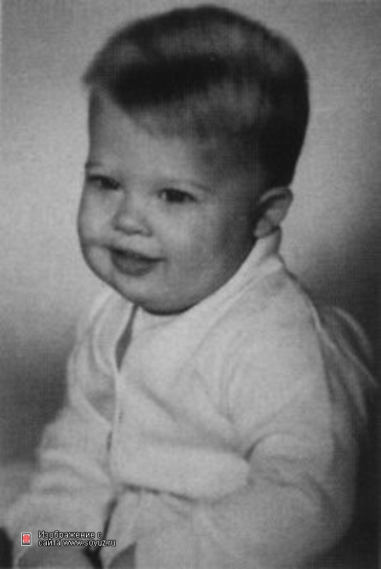 Медведев в детстве фото