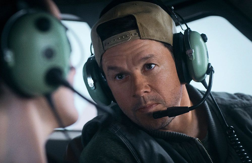 Кадр из фильма «Особо опасный пассажир» (2025)